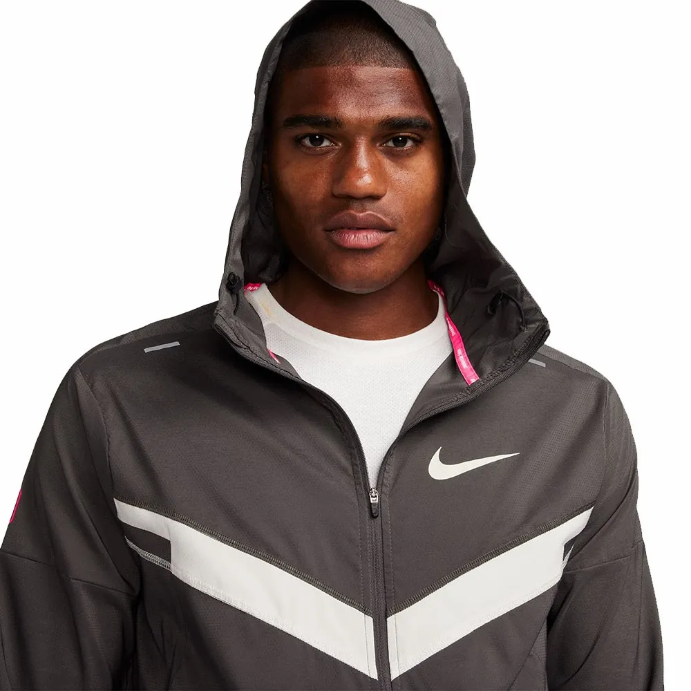 Nike Giacca Running Hoodie Hakone Medium Grigio Bianco Uomo